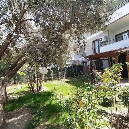 Datça'nın Değerlenen Bölgesi çomarlıkta Bahçeli Ev Villa