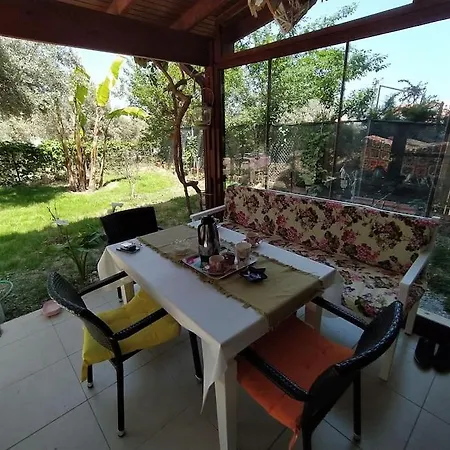 Villa Datca'nin Degerlenen Bolgesi Comarlikta Bahceli Ev *